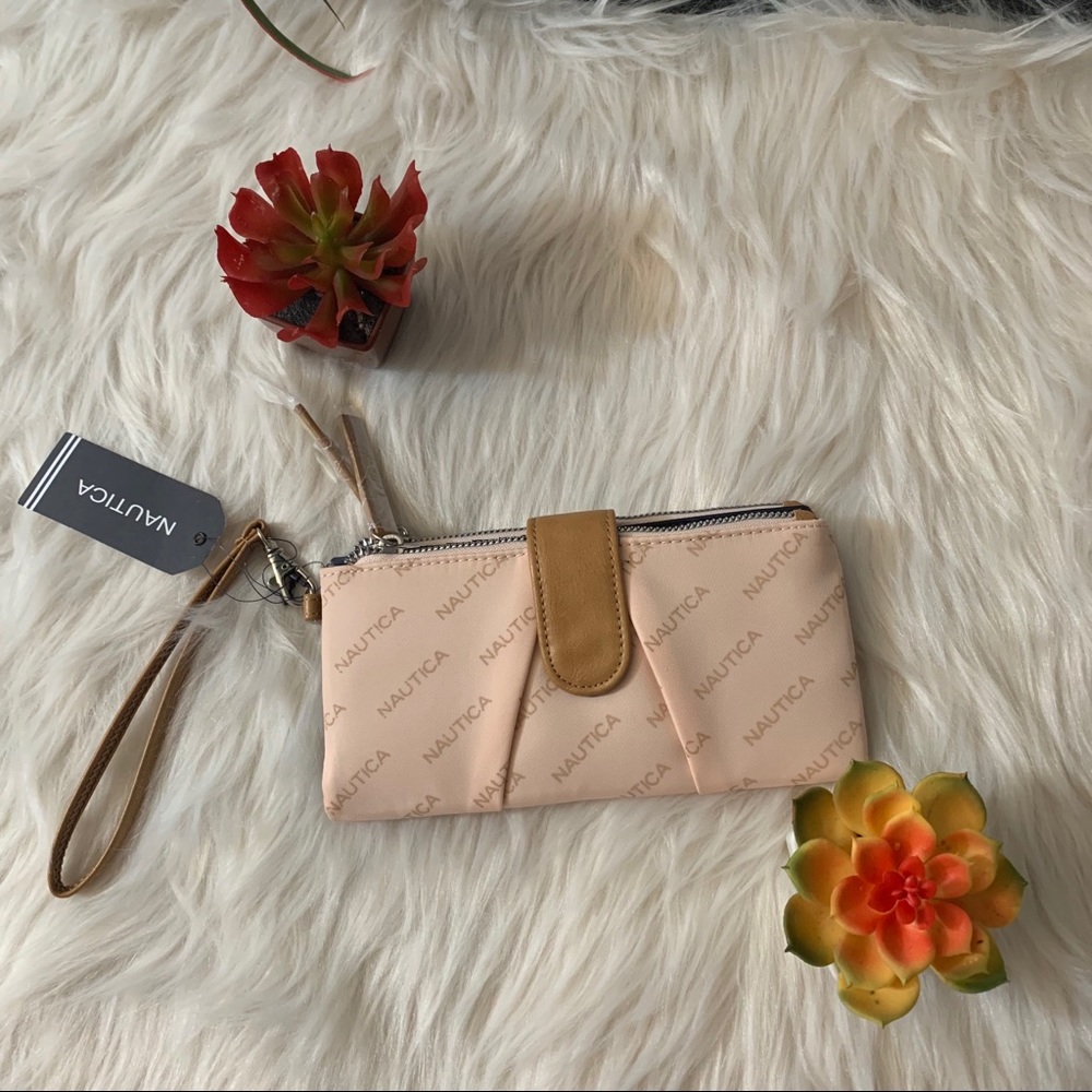 Nautica Pink Wristlet Wallet NEW - Picture 1 of 4